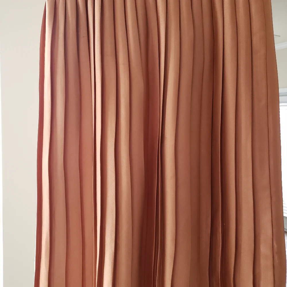 Pleated Skirt - Picture 2 of 3